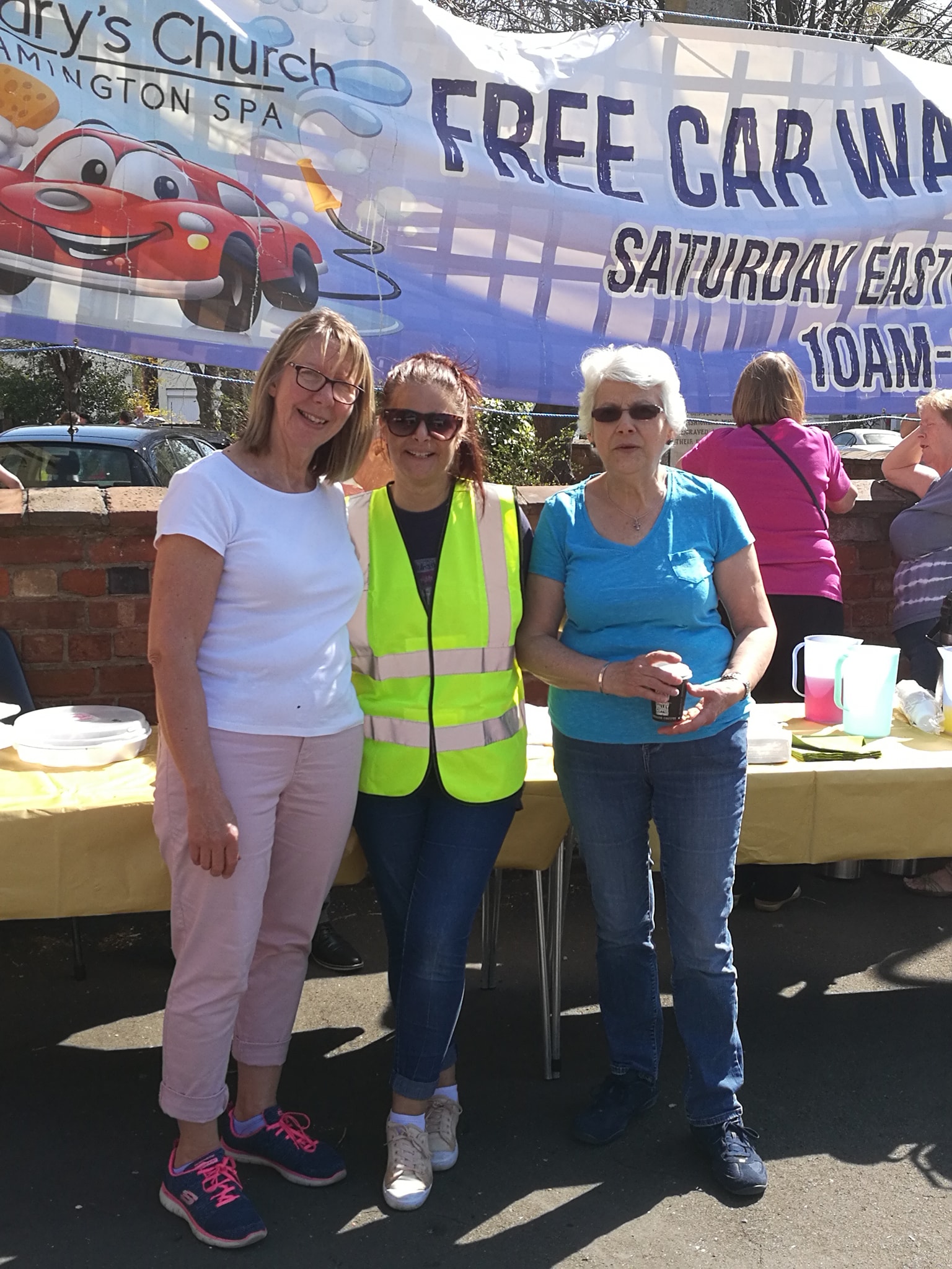 Car wash volunteers